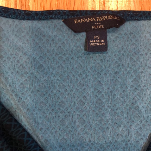 Blue banana republic top. Great for work - Picture 3 of 8
